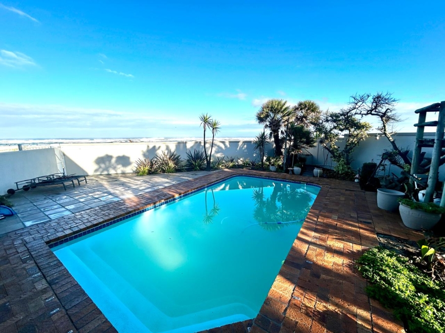4 Bedroom Property for Sale in Van Riebeeckstrand Western Cape